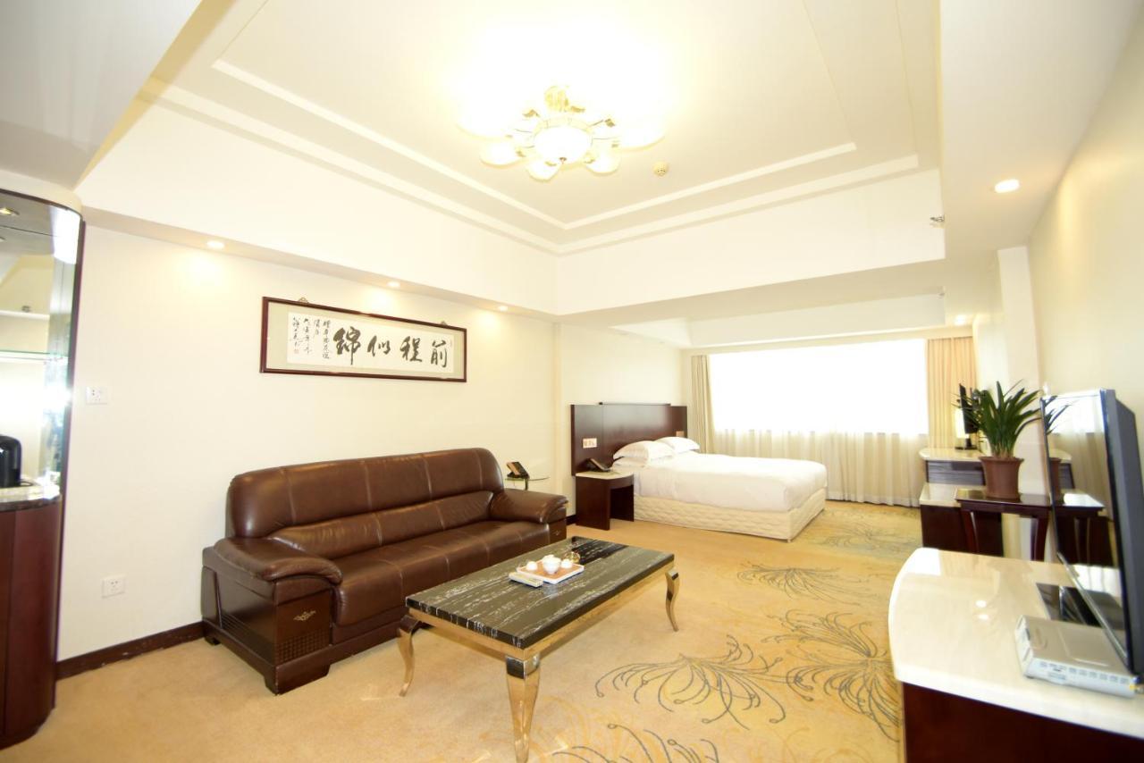 Overseas Chinese Friendship Hotel Kanton Exterior foto